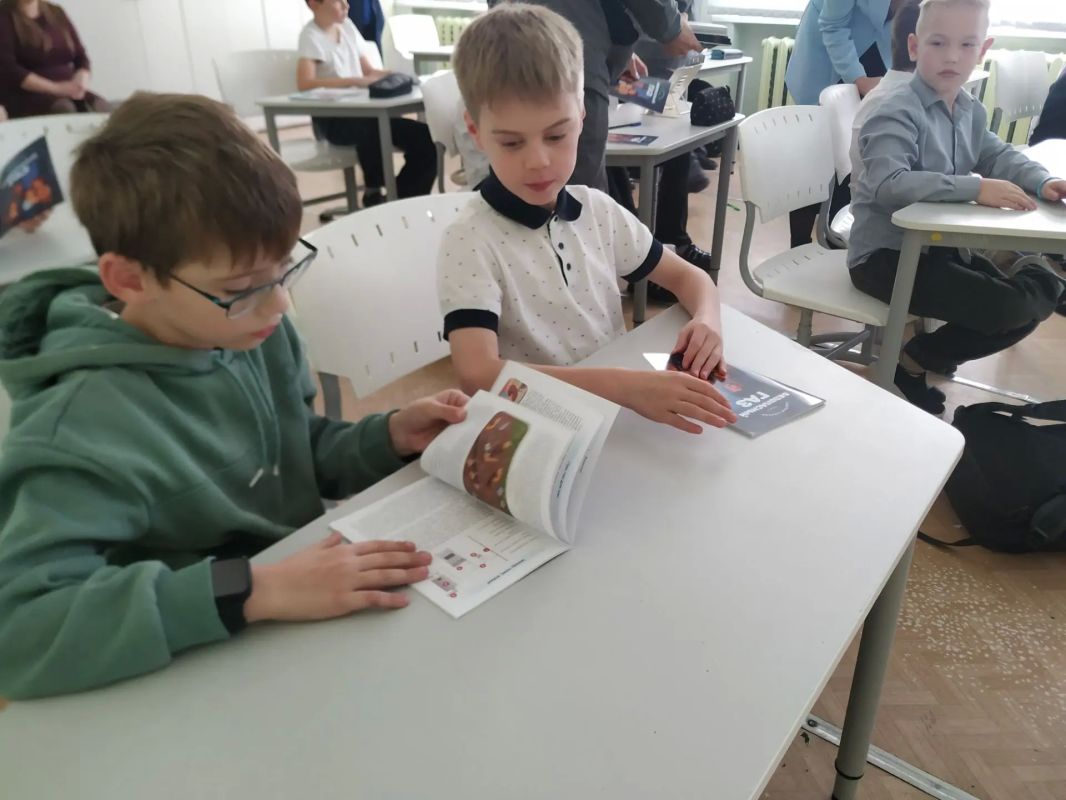 В школах Поморья проходят классные часы по правилам безопасного использования газа в домах В школах Поморья проходят классные часы по правилам безопасного использования газа в домах