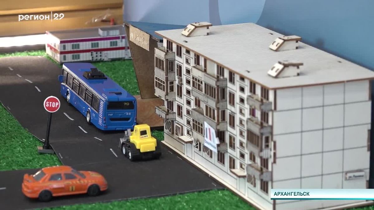 Пятилетний Андрей Быков решил построить собственный макет Архангельска и вместе с папой взялся за дело