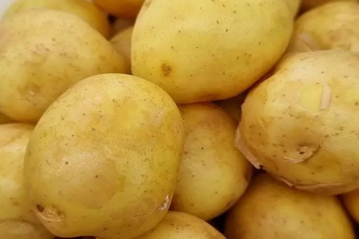 Как вкусно запечь картошку в духовке: одна простая приправа — и вкус как в ресторане