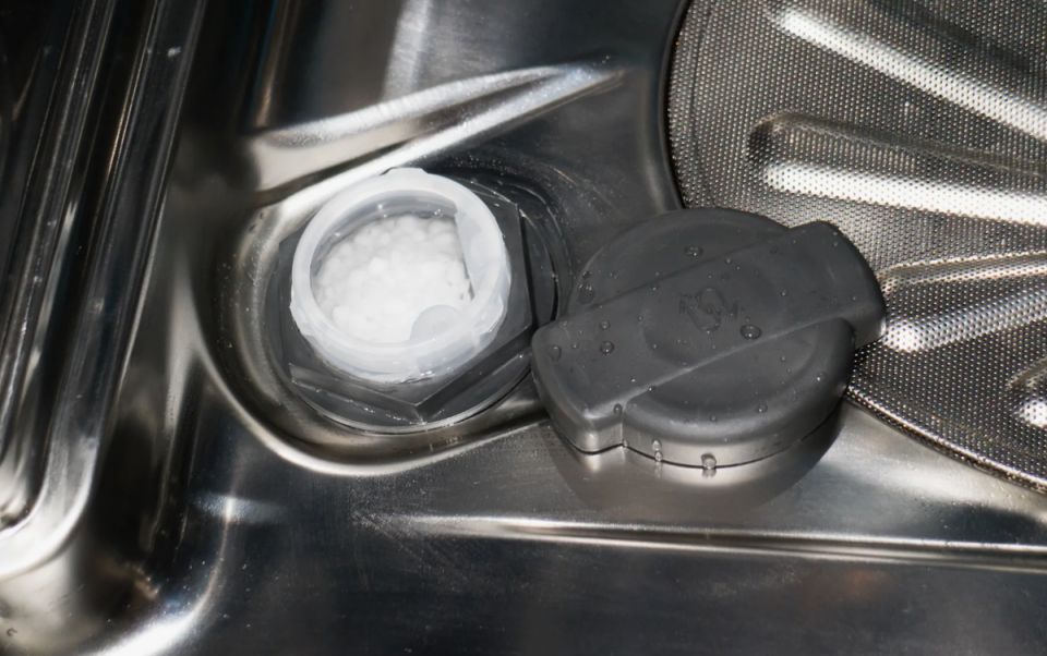 Почему здоровье вашей посудомойки зависит от жесткости воды?