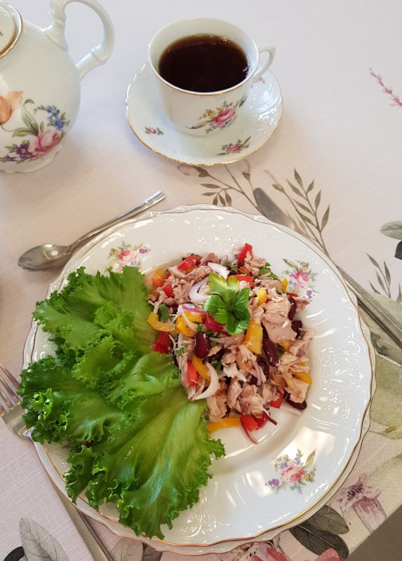 Салат «Тбилиси» с курицей: простой и вкусный