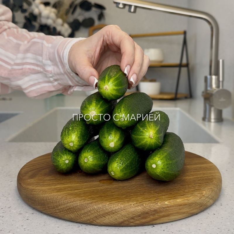 Летний хрустящий салат, который станет вашим любимцем