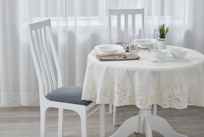 Как быстро вернуть свежесть скатерти: проверенный метод избавления от старых пятен