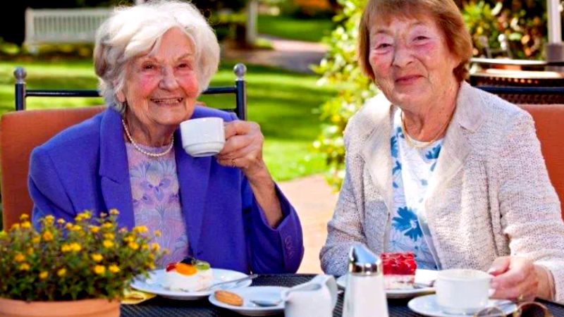 Почему пенсионерам важно сохранять контроль над своей жизнью и финансами: мнения экспертов