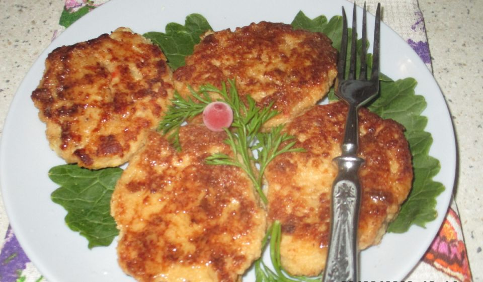 Куринные котлеты с обжаренным луком: идеальный рецепт для тех, кто не любит лук