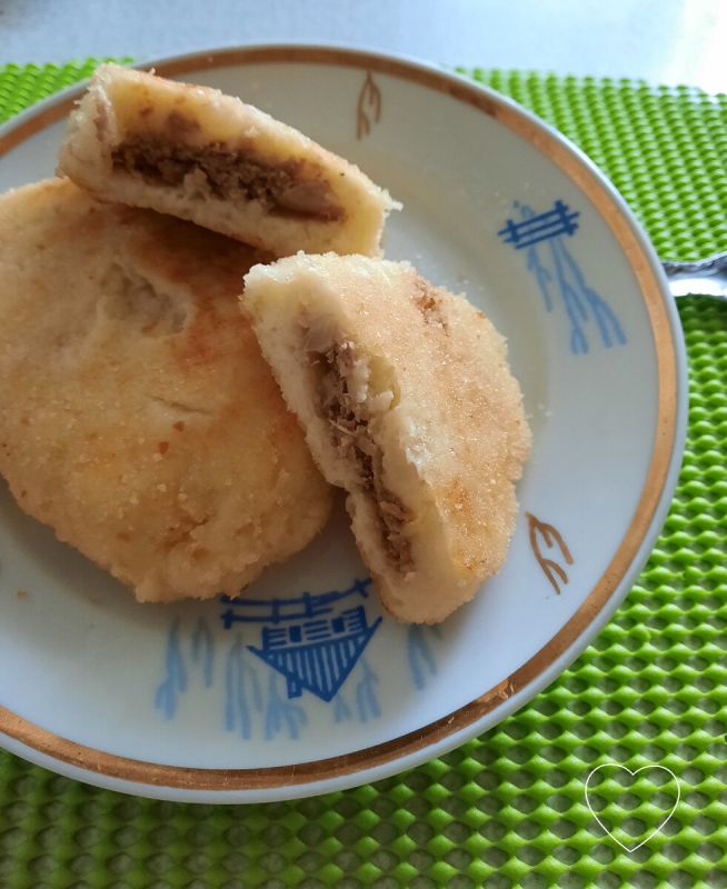 Необычные картофельные пирожки с мясной начинкой