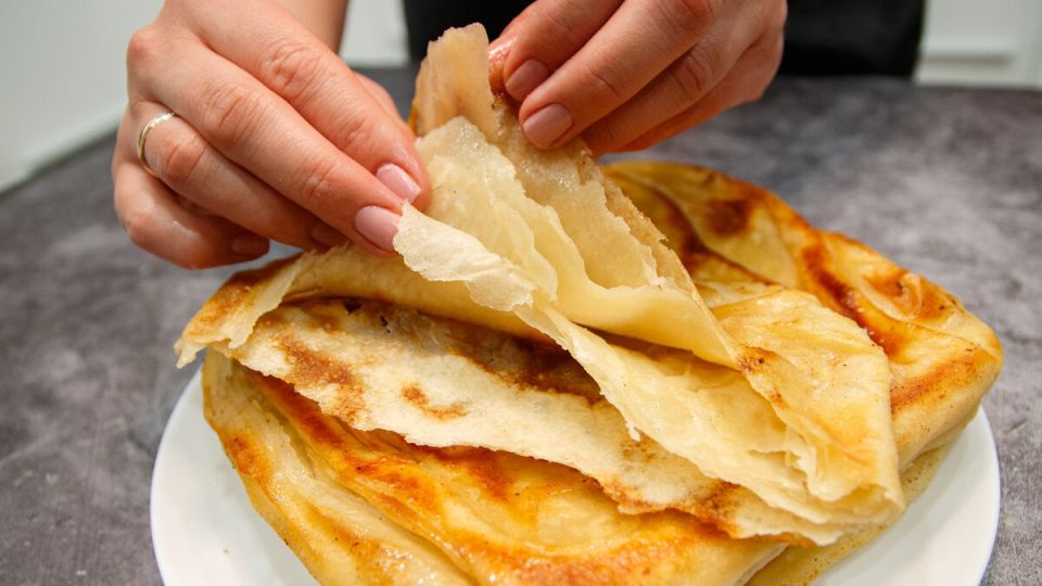 Нежные лепешки на кипятке: быстрое и вкусное угощение