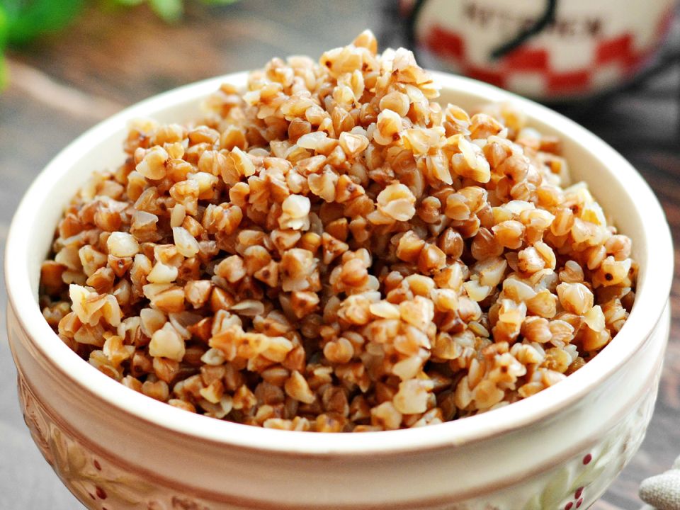 Как приготовить вкусную гречку на курином бульоне за считанные минуты