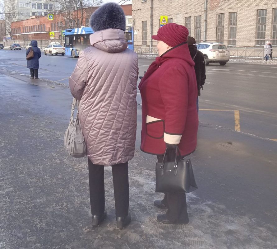 Переписываем квартиру на внуков: стоит ли рисковать без нотариуса?